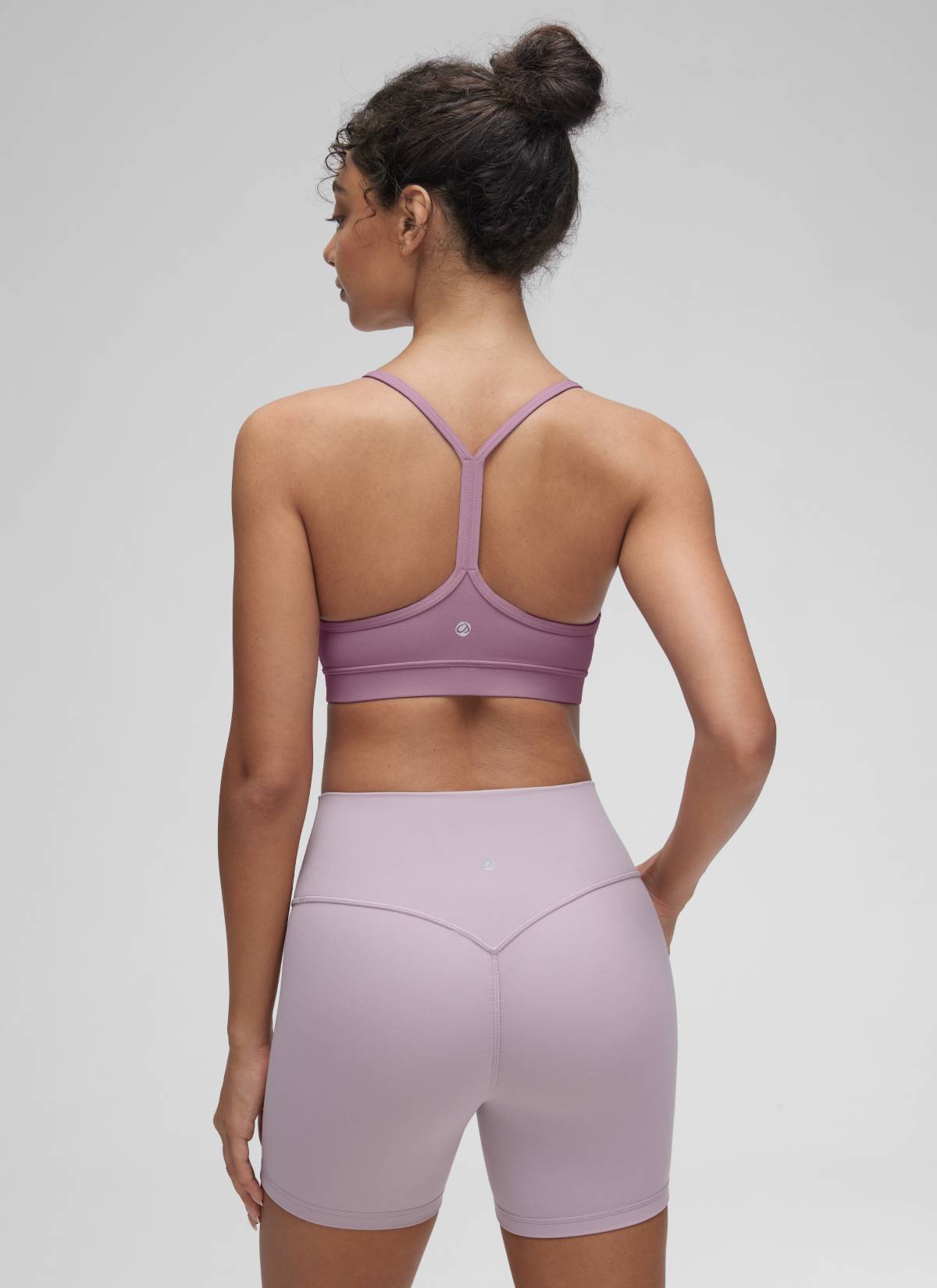 CRZ YOGA – חזיית Butterluxe לנשים " Butterluxe " לתמיכה קלה, עם גב בצורת Y, בצבע לבנדר בהיר