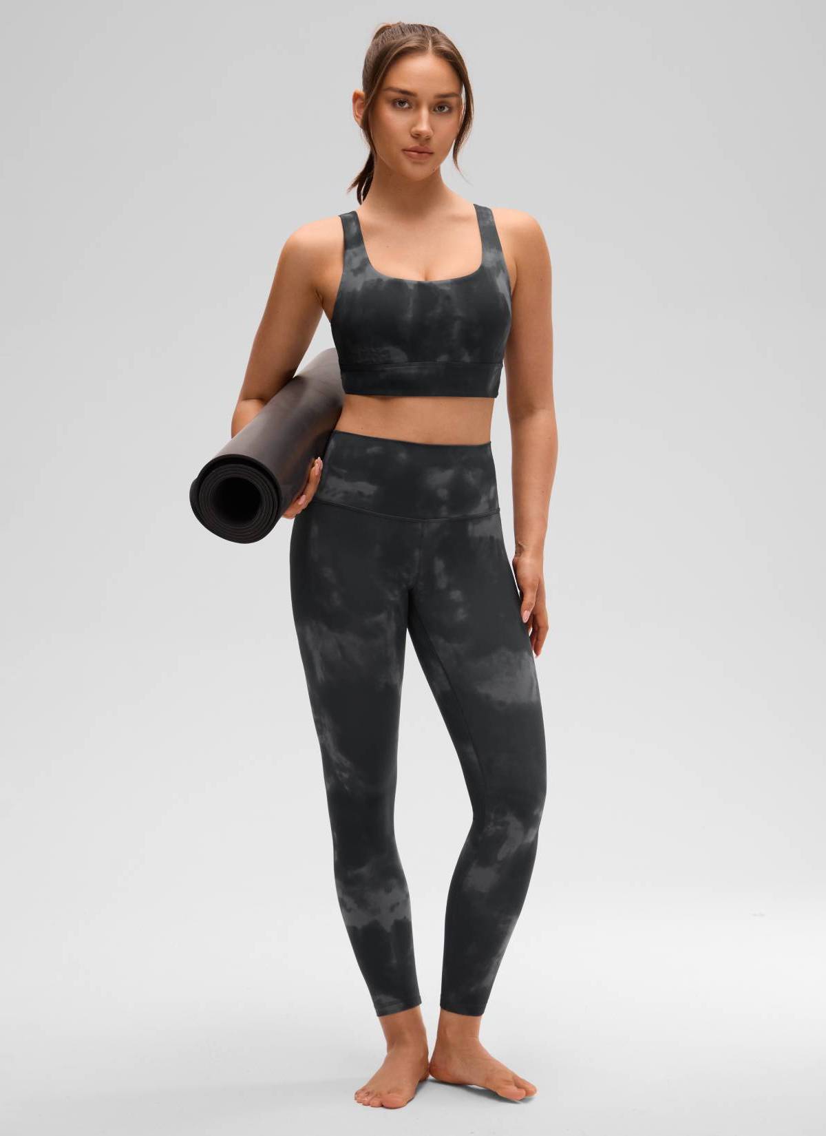 CRZ YOGA – חזיית Butterluxe לנשים ליוגה עם תמיכה נמוכה, Butterluxe , גב U, גזרה ארוכה, אפור, טיי-דיי, פרחים