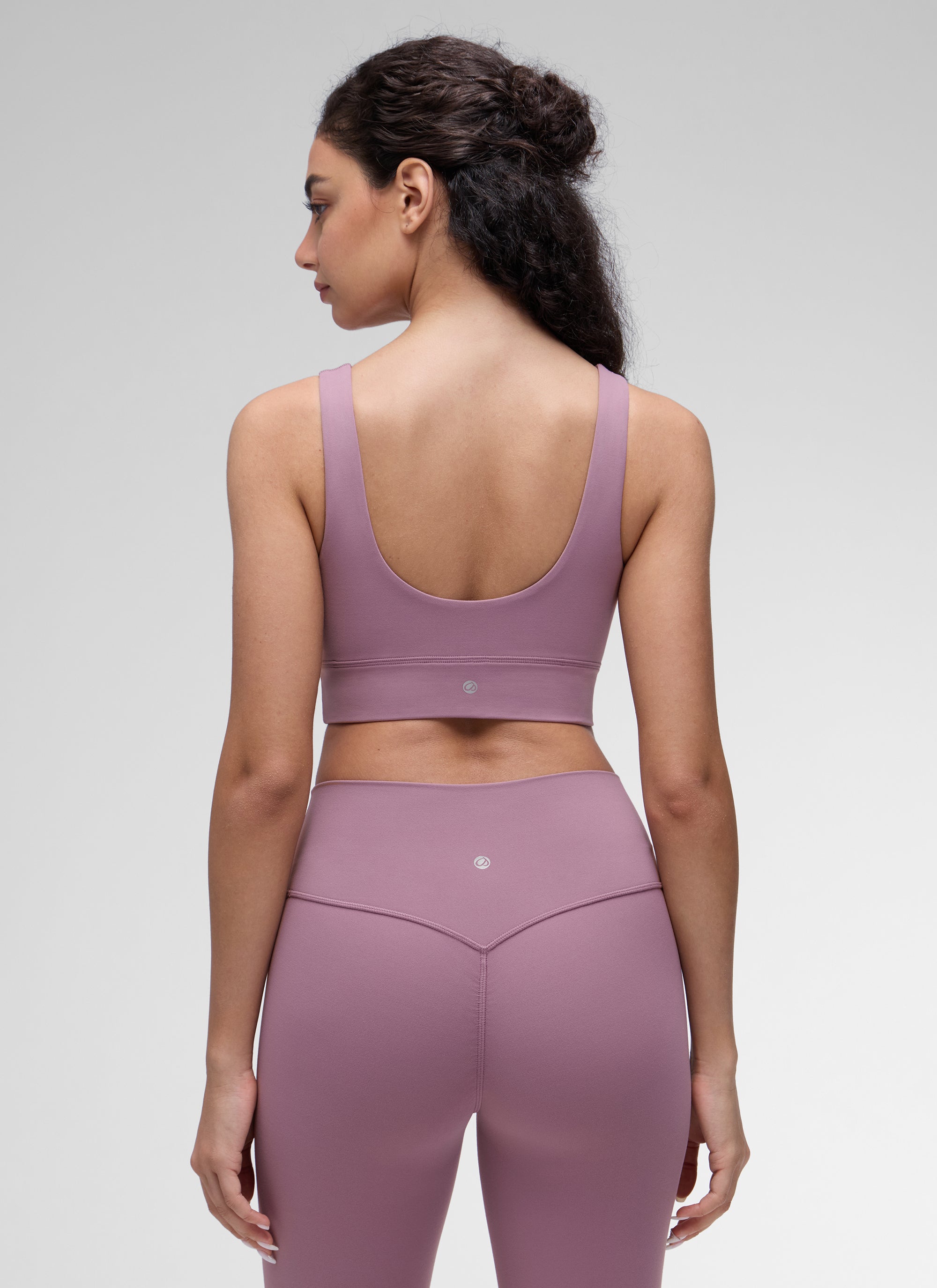 CRZ YOGA – חזיית Butterluxe לנשים Butterluxe " ליוגה, תמיכה נמוכה, גב U, גזרה ארוכה, צבע לבנדר בהיר