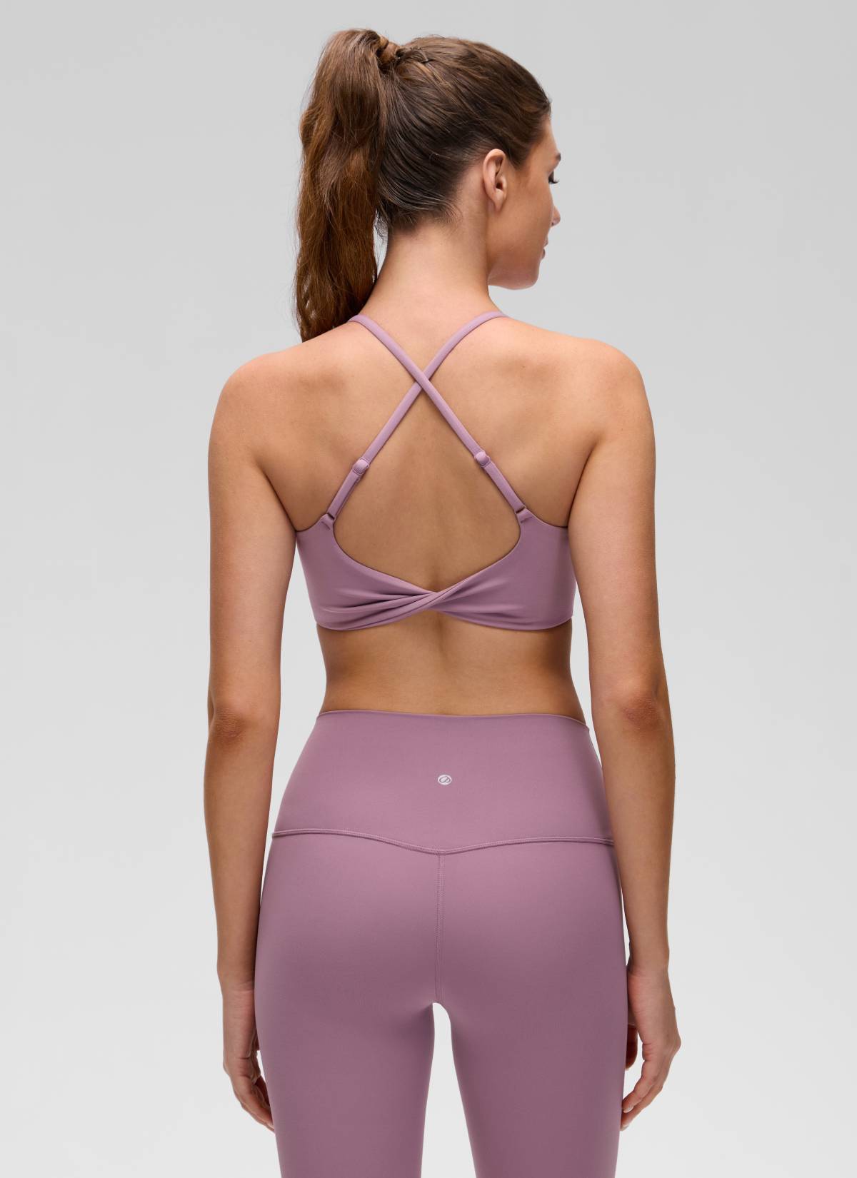 CRZ YOGA – חזיית ספורט לנשים Butterluxe , עם מחשוף עגול, טוויסט בגב וכתפיות מוצלבות, בצבע לבנדר בהיר