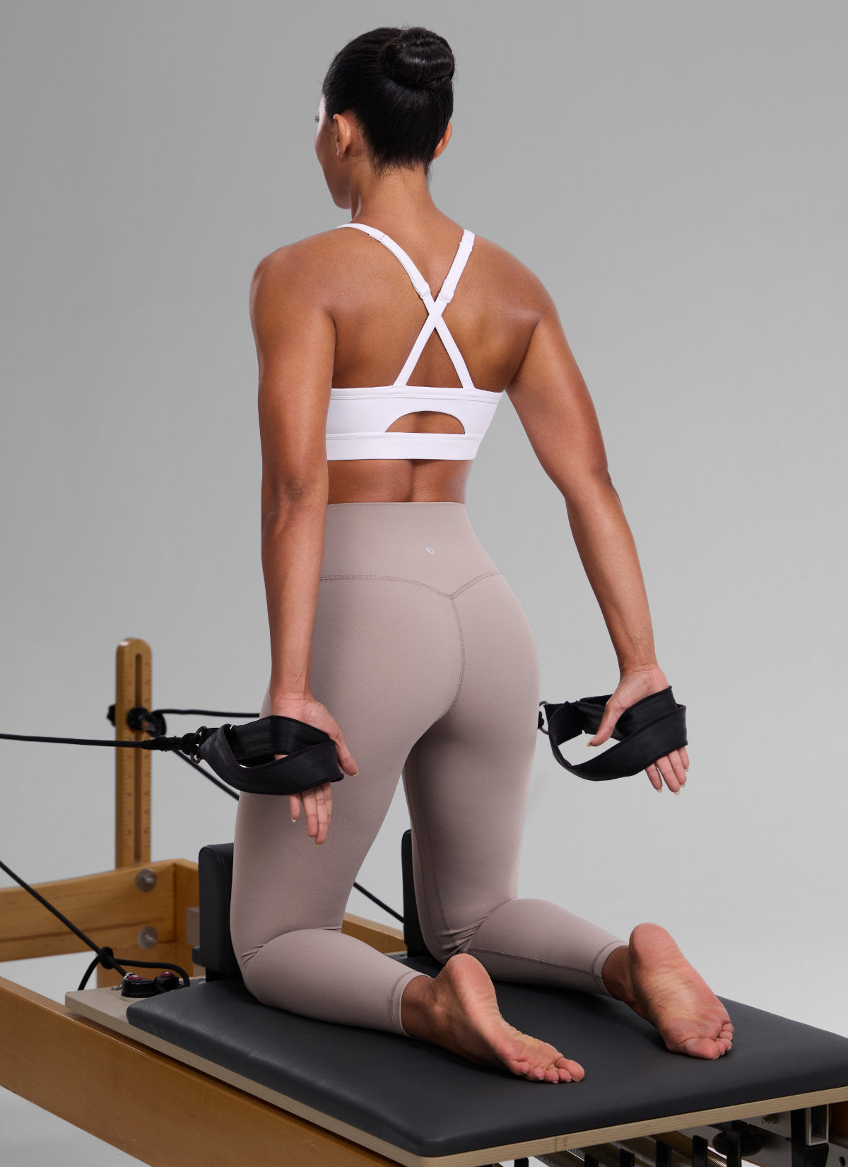 CRZ YOGA Women's Butterlift Yoga U Neck Cross Back Keyhole Sports Bra White