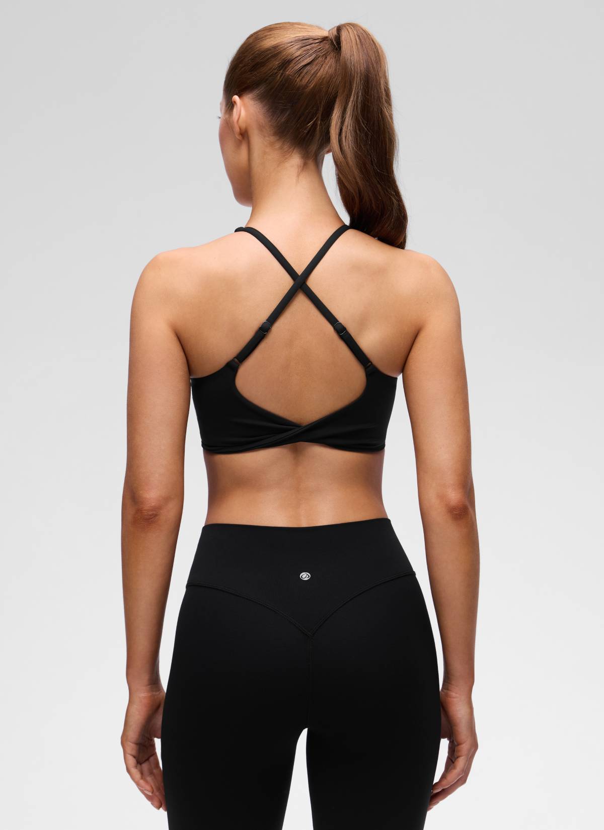 CRZ YOGA Women's Butterluxe Yoga V Neck Twist Cross Back Sports Bra Black