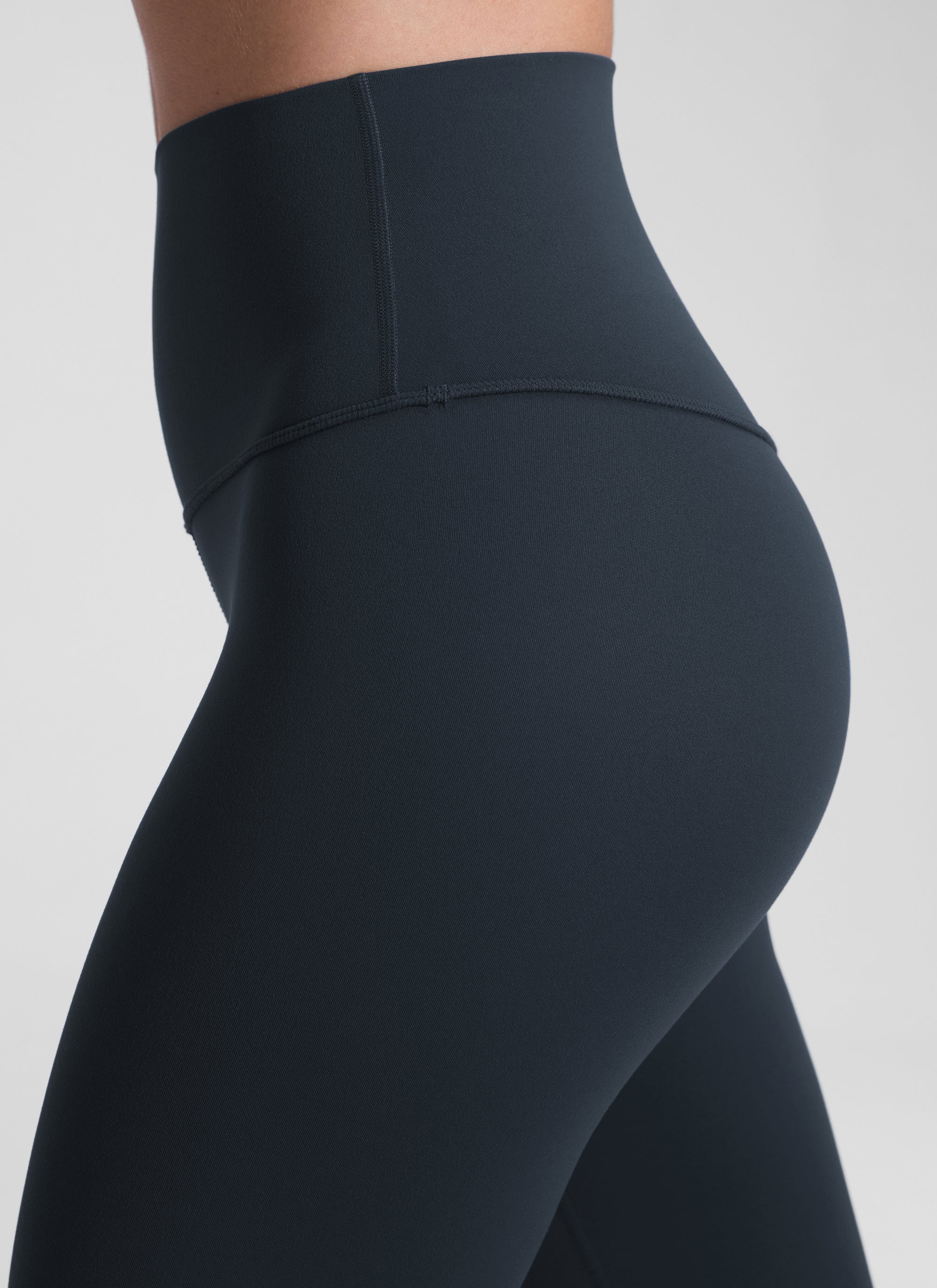 CRZ YOGA טייץ יוגה Butterluxe בגזרה גבוהה Yoga Lounge לנשים, 64 ס"מ, כחול נייבי אמיתי