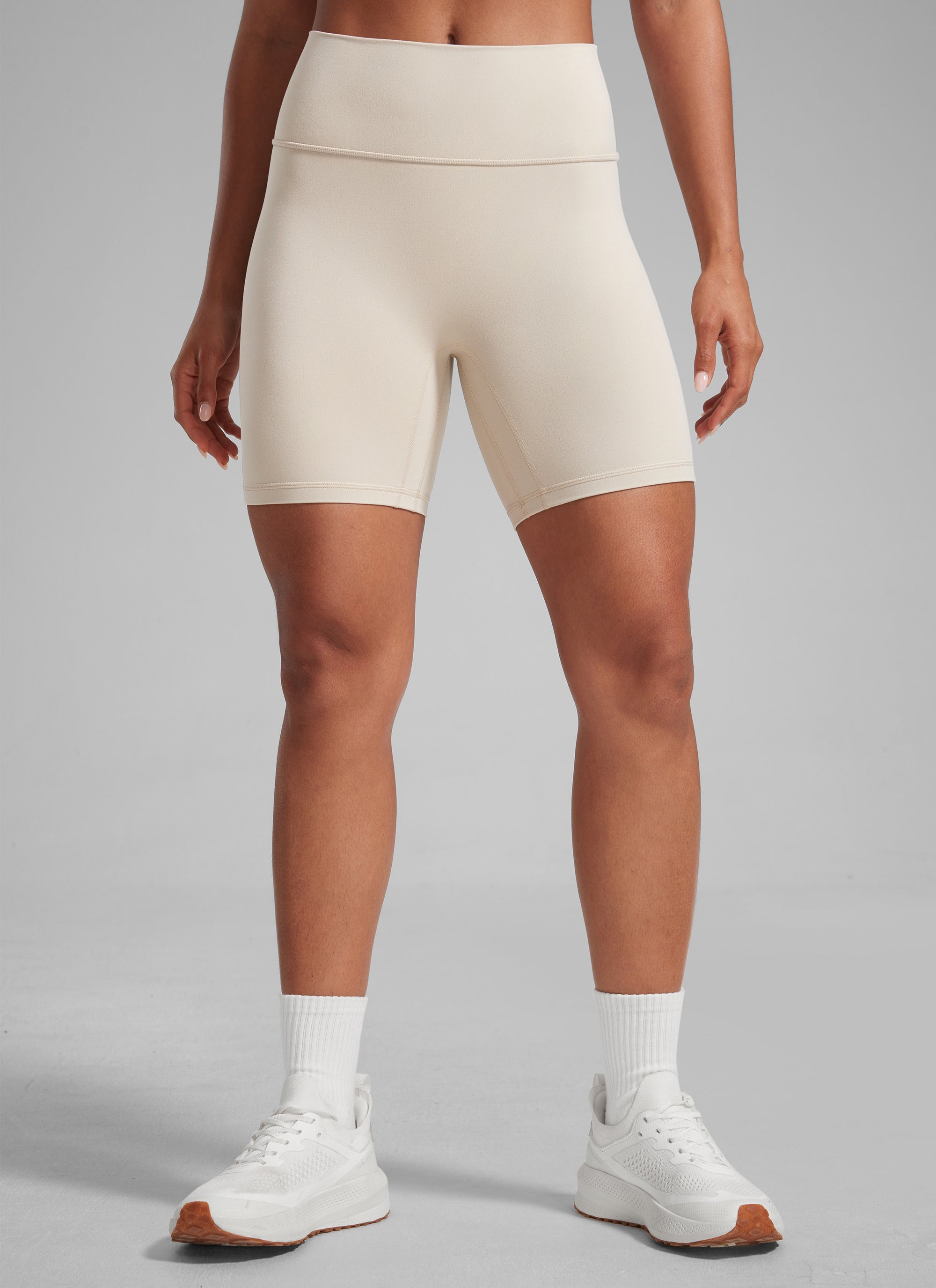 CRZ YOGA Butterlift Womens Scrunch Butt Biker Shorts 6'' No Front Seam Mojave Tan