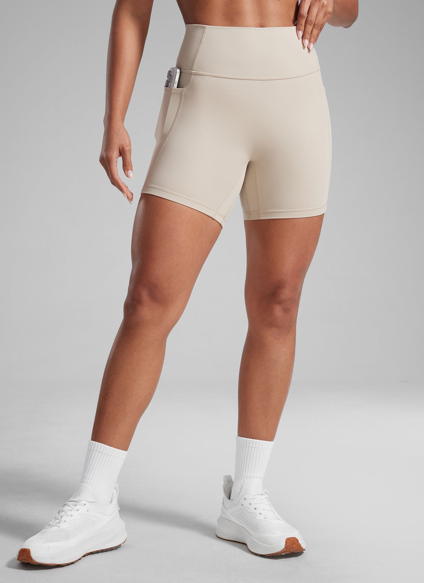 CRZ YOGA Butterlift Womens Scrunch Butt No Front Seam Pocket Biker Shorts 5'' Mojave Tan